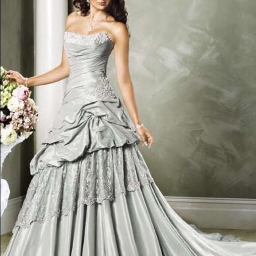 Never worn wedding dress